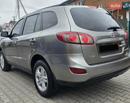 Серый Хендай Санта Фе, объемом двигателя 2.4 л и пробегом 237 тыс. км за 9999 $, фото 15 на Automoto.ua