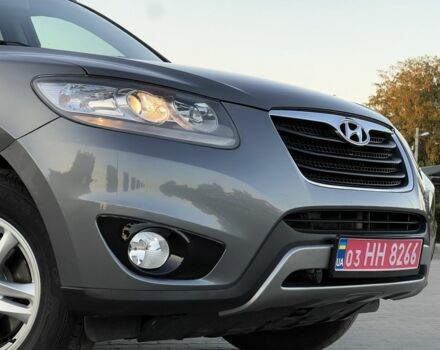 Серый Хендай Санта Фе, объемом двигателя 2.2 л и пробегом 209 тыс. км за 13200 $, фото 1 на Automoto.ua