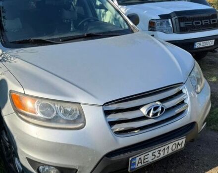 Серый Хендай Санта Фе, объемом двигателя 2.4 л и пробегом 166 тыс. км за 11000 $, фото 3 на Automoto.ua