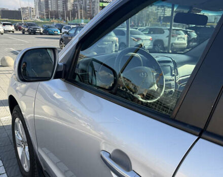 Серый Хендай Санта Фе, объемом двигателя 2.2 л и пробегом 188 тыс. км за 16700 $, фото 27 на Automoto.ua