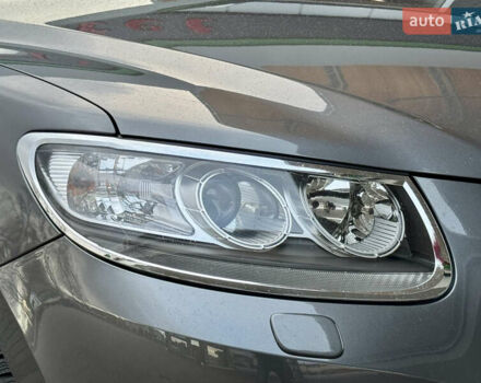 Сірий Хендай Санта Фе, об'ємом двигуна 2.2 л та пробігом 177 тис. км за 13999 $, фото 14 на Automoto.ua