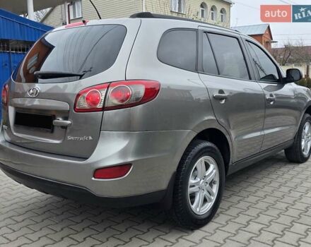 Серый Хендай Санта Фе, объемом двигателя 2.4 л и пробегом 237 тыс. км за 9999 $, фото 19 на Automoto.ua