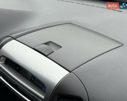 Сірий Хендай Санта Фе, об'ємом двигуна 2.2 л та пробігом 226 тис. км за 12250 $, фото 45 на Automoto.ua