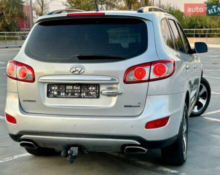 Сірий Хендай Санта Фе, об'ємом двигуна 2.2 л та пробігом 269 тис. км за 13900 $, фото 15 на Automoto.ua