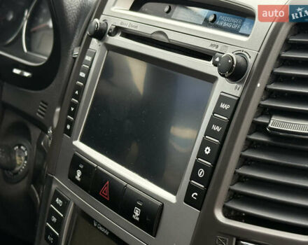 Сірий Хендай Санта Фе, об'ємом двигуна 2.2 л та пробігом 226 тис. км за 12250 $, фото 47 на Automoto.ua