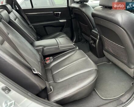 Сірий Хендай Санта Фе, об'ємом двигуна 2 л та пробігом 163 тис. км за 13999 $, фото 16 на Automoto.ua