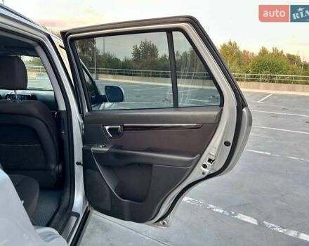 Сірий Хендай Санта Фе, об'ємом двигуна 2.2 л та пробігом 269 тис. км за 13900 $, фото 23 на Automoto.ua