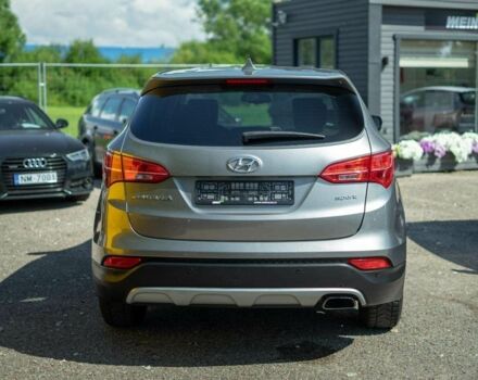 Серый Хендай Санта Фе, объемом двигателя 2.4 л и пробегом 146 тыс. км за 8300 $, фото 3 на Automoto.ua