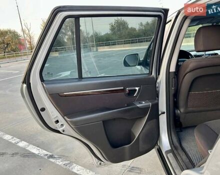 Сірий Хендай Санта Фе, об'ємом двигуна 2.2 л та пробігом 269 тис. км за 13900 $, фото 26 на Automoto.ua