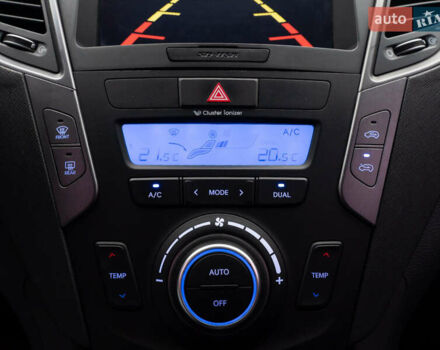 Сірий Хендай Санта Фе, об'ємом двигуна 2 л та пробігом 154 тис. км за 15500 $, фото 24 на Automoto.ua