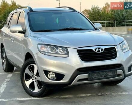 Сірий Хендай Санта Фе, об'ємом двигуна 2.2 л та пробігом 269 тис. км за 13900 $, фото 7 на Automoto.ua