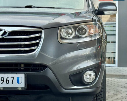 Сірий Хендай Санта Фе, об'ємом двигуна 2.2 л та пробігом 177 тис. км за 13999 $, фото 9 на Automoto.ua