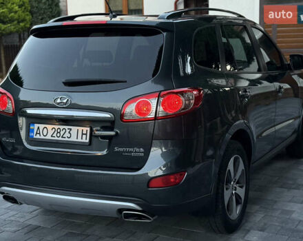 Сірий Хендай Санта Фе, об'ємом двигуна 2.2 л та пробігом 233 тис. км за 13500 $, фото 3 на Automoto.ua