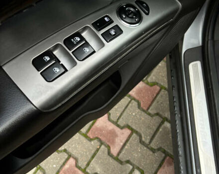 Серый Хендай Санта Фе, объемом двигателя 2.2 л и пробегом 158 тыс. км за 13800 $, фото 17 на Automoto.ua