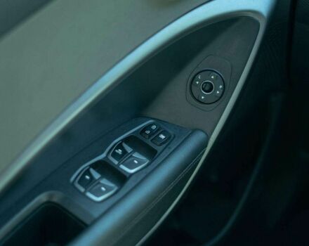 Серый Хендай Санта Фе, объемом двигателя 2.4 л и пробегом 146 тыс. км за 8300 $, фото 12 на Automoto.ua