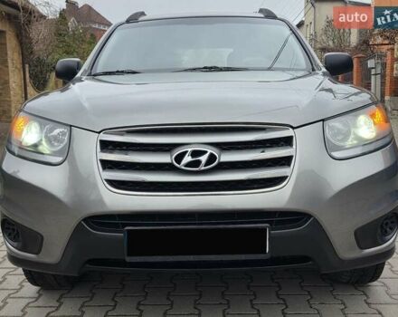 Серый Хендай Санта Фе, объемом двигателя 2.4 л и пробегом 237 тыс. км за 9999 $, фото 10 на Automoto.ua