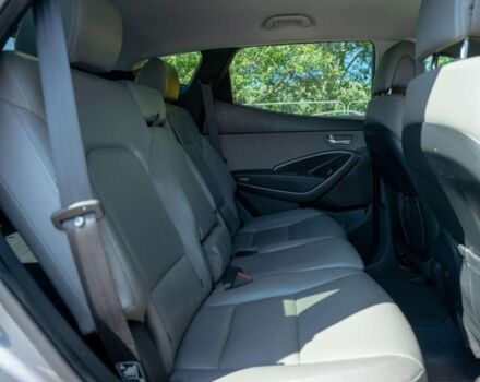 Серый Хендай Санта Фе, объемом двигателя 2.4 л и пробегом 146 тыс. км за 8300 $, фото 8 на Automoto.ua