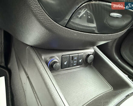 Серый Хендай Санта Фе, объемом двигателя 2.2 л и пробегом 209 тыс. км за 13999 $, фото 42 на Automoto.ua