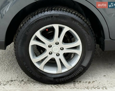 Серый Хендай Санта Фе, объемом двигателя 2.2 л и пробегом 209 тыс. км за 13999 $, фото 83 на Automoto.ua