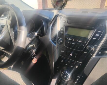 Серый Хендай Санта Фе, объемом двигателя 2.4 л и пробегом 250 тыс. км за 14000 $, фото 2 на Automoto.ua