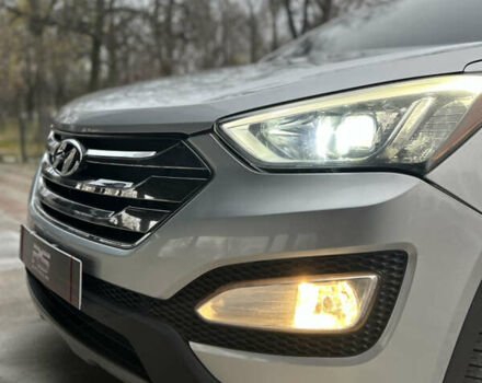 Серый Хендай Санта Фе, объемом двигателя 2 л и пробегом 212 тыс. км за 11500 $, фото 13 на Automoto.ua