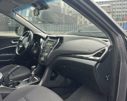 Сірий Хендай Санта Фе, об'ємом двигуна 2.2 л та пробігом 203 тис. км за 15700 $, фото 18 на Automoto.ua