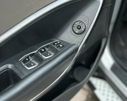 Серый Хендай Санта Фе, объемом двигателя 2 л и пробегом 212 тыс. км за 11500 $, фото 22 на Automoto.ua