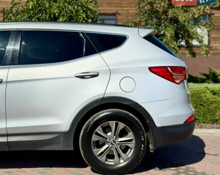 Серый Хендай Санта Фе, объемом двигателя 2.2 л и пробегом 290 тыс. км за 13700 $, фото 16 на Automoto.ua