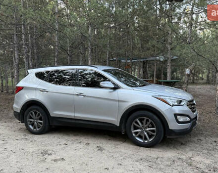 Сірий Хендай Санта Фе, об'ємом двигуна 2 л та пробігом 200 тис. км за 14000 $, фото 3 на Automoto.ua