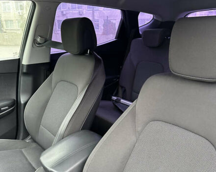 Сірий Хендай Санта Фе, об'ємом двигуна 2.2 л та пробігом 203 тис. км за 15700 $, фото 32 на Automoto.ua