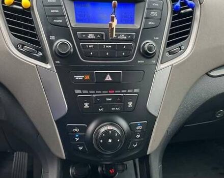 Серый Хендай Санта Фе, объемом двигателя 2.36 л и пробегом 189 тыс. км за 12800 $, фото 11 на Automoto.ua