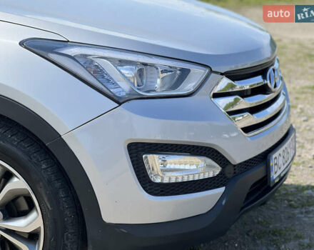 Сірий Хендай Санта Фе, об'ємом двигуна 2 л та пробігом 209 тис. км за 17900 $, фото 19 на Automoto.ua