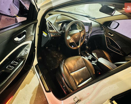 Серый Хендай Санта Фе, объемом двигателя 2 л и пробегом 190 тыс. км за 16700 $, фото 3 на Automoto.ua