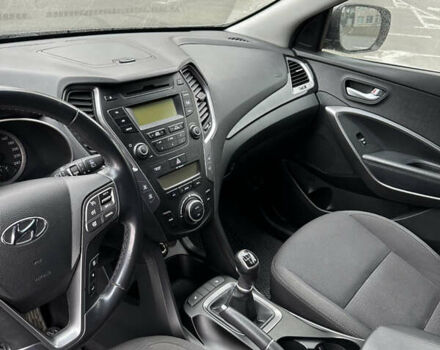 Сірий Хендай Санта Фе, об'ємом двигуна 2.2 л та пробігом 203 тис. км за 15700 $, фото 24 на Automoto.ua