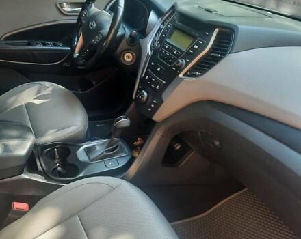 Серый Хендай Санта Фе, объемом двигателя 2.4 л и пробегом 190 тыс. км за 14999 $, фото 4 на Automoto.ua