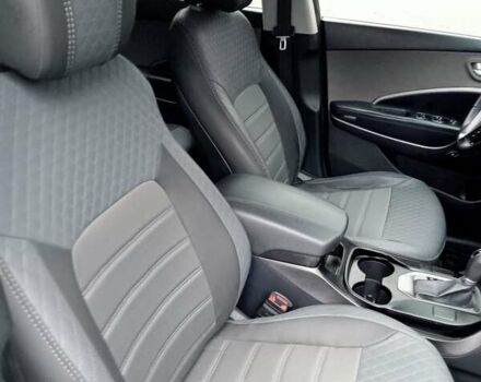 Сірий Хендай Санта Фе, об'ємом двигуна 2.4 л та пробігом 197 тис. км за 12000 $, фото 4 на Automoto.ua