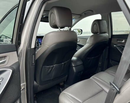 Серый Хендай Санта Фе, объемом двигателя 2 л и пробегом 190 тыс. км за 14000 $, фото 49 на Automoto.ua