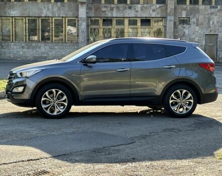 Серый Хендай Санта Фе, объемом двигателя 2 л и пробегом 228 тыс. км за 16400 $, фото 1 на Automoto.ua