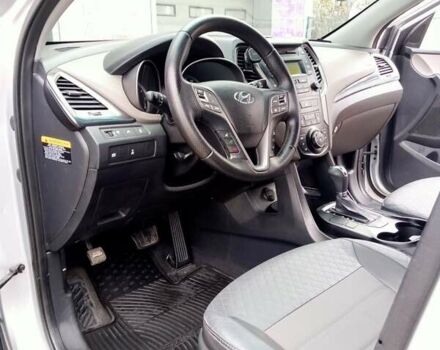 Сірий Хендай Санта Фе, об'ємом двигуна 2.4 л та пробігом 197 тис. км за 12000 $, фото 6 на Automoto.ua