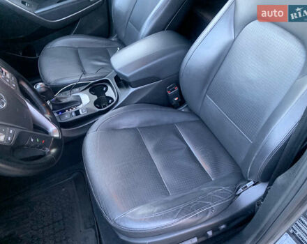 Серый Хендай Санта Фе, объемом двигателя 2.2 л и пробегом 177 тыс. км за 18700 $, фото 18 на Automoto.ua