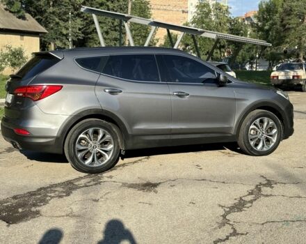 Серый Хендай Санта Фе, объемом двигателя 2 л и пробегом 228 тыс. км за 16400 $, фото 5 на Automoto.ua