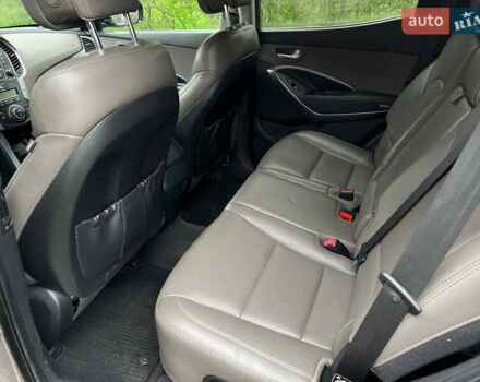 Сірий Хендай Санта Фе, об'ємом двигуна 2 л та пробігом 158 тис. км за 12400 $, фото 11 на Automoto.ua