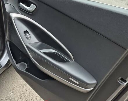 Серый Хендай Санта Фе, объемом двигателя 2.2 л и пробегом 219 тыс. км за 15950 $, фото 16 на Automoto.ua