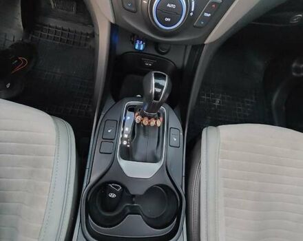 Сірий Хендай Санта Фе, об'ємом двигуна 2 л та пробігом 161 тис. км за 16500 $, фото 31 на Automoto.ua