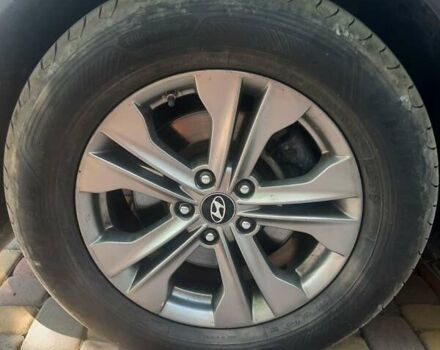 Серый Хендай Санта Фе, объемом двигателя 2.4 л и пробегом 190 тыс. км за 14999 $, фото 5 на Automoto.ua