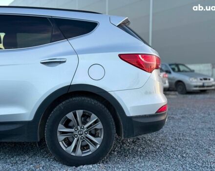 Серый Хендай Санта Фе, объемом двигателя 2.4 л и пробегом 173 тыс. км за 12390 $, фото 11 на Automoto.ua