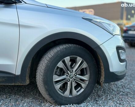 Серый Хендай Санта Фе, объемом двигателя 2.4 л и пробегом 173 тыс. км за 12390 $, фото 6 на Automoto.ua