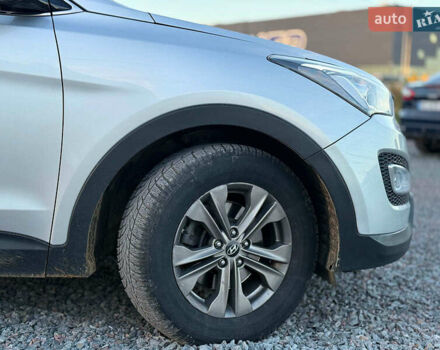 Хендай Санта Фе 2013 в Львове на Automoto.ua Серый Хендай Санта Фе, объемом двигателя 2.4 л и пробегом 173 тыс. км за 12390 $, фото 6 на Automoto.ua