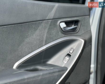 Сірий Хендай Санта Фе, об'ємом двигуна 2 л та пробігом 209 тис. км за 17900 $, фото 26 на Automoto.ua