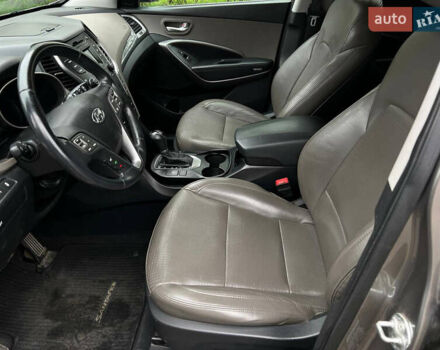 Сірий Хендай Санта Фе, об'ємом двигуна 2 л та пробігом 158 тис. км за 12400 $, фото 10 на Automoto.ua